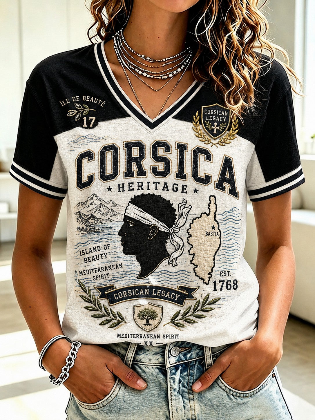 T-shirt à col en V imprimé du drapeau français de Corse pour femme