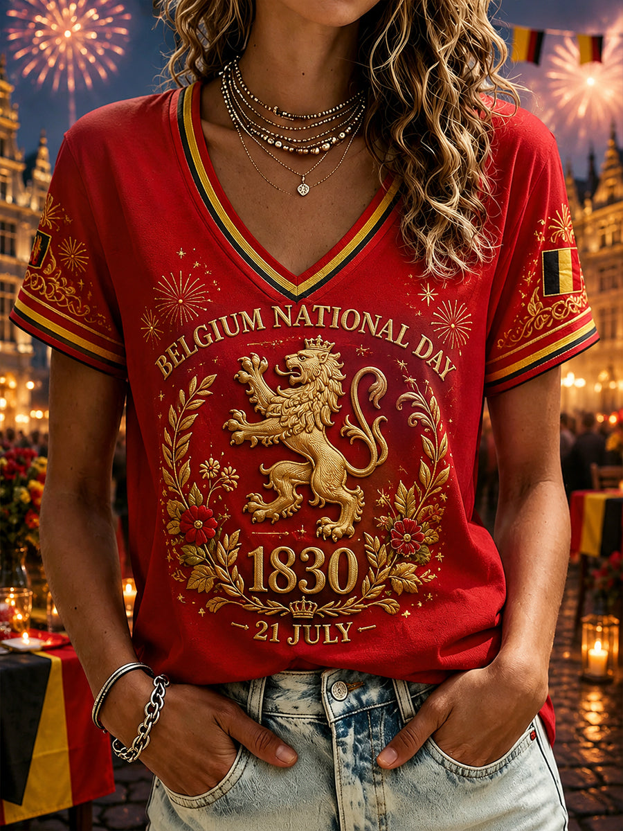 Haut à manches courtes à col en V imprimé sur le thème de la fête nationale Femme