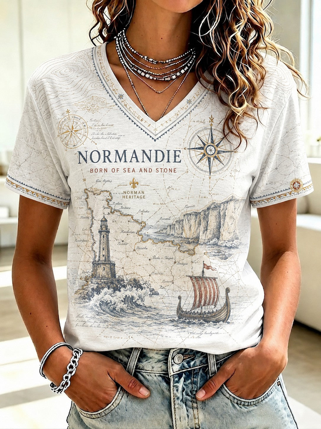 T-shirt femme à col en V imprimé Normandie, France