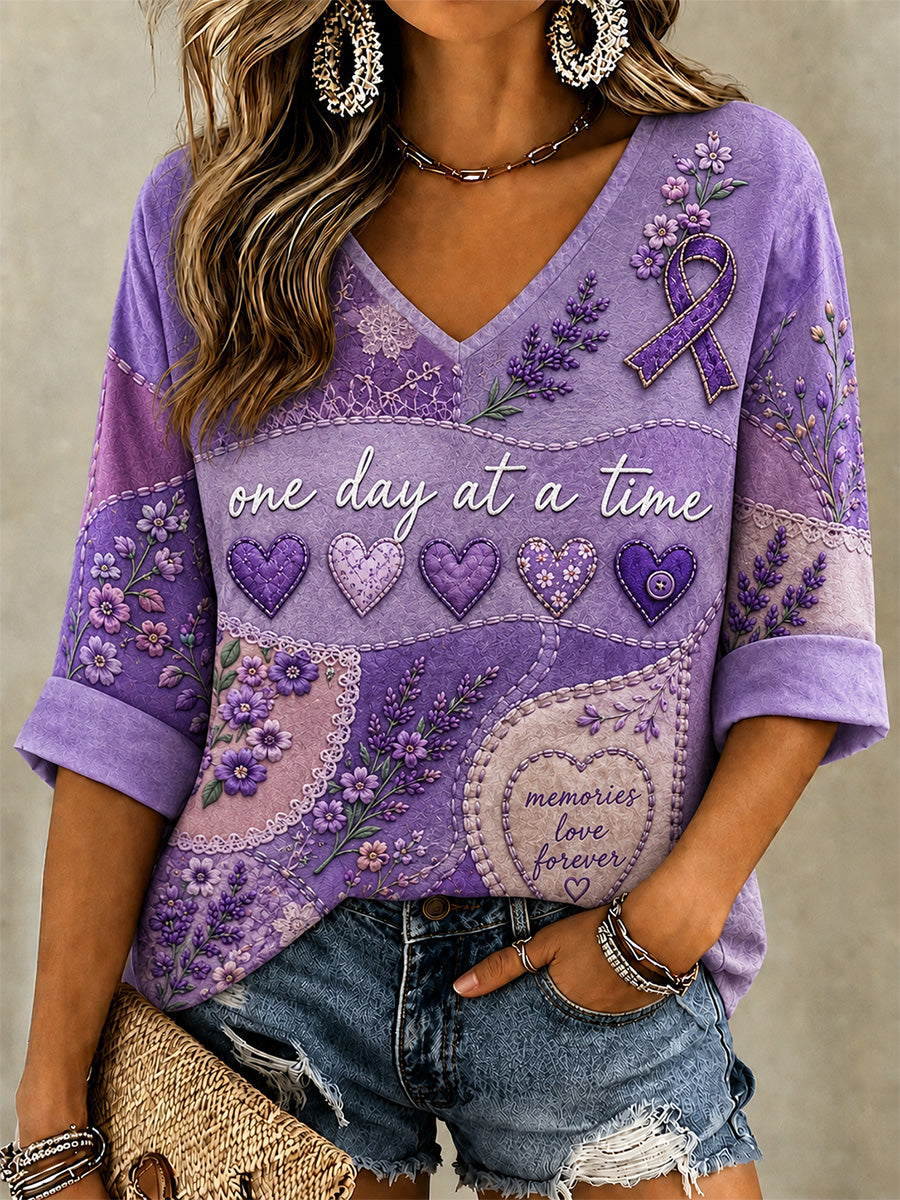 T-shirt à col en V pour femmes, imprimé floral violet et soutien à la sensibilisation à la maladie d’Alzheimer