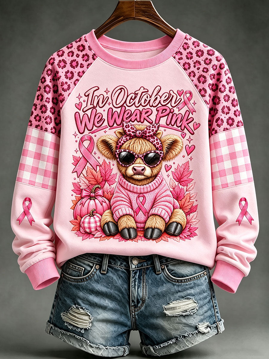 Sweat-shirt Femme Highland Cow "In october We Wear Pink"