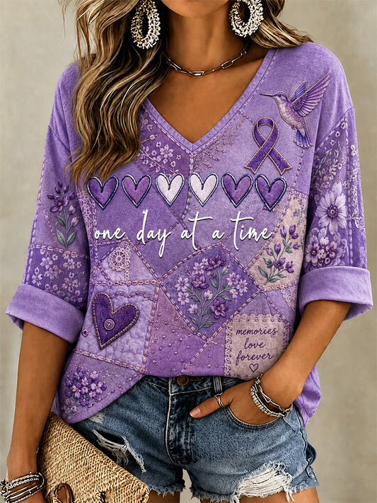 T-shirt à col en V pour femmes, imprimé floral violet et soutien à la sensibilisation à la maladie d’Alzheimer