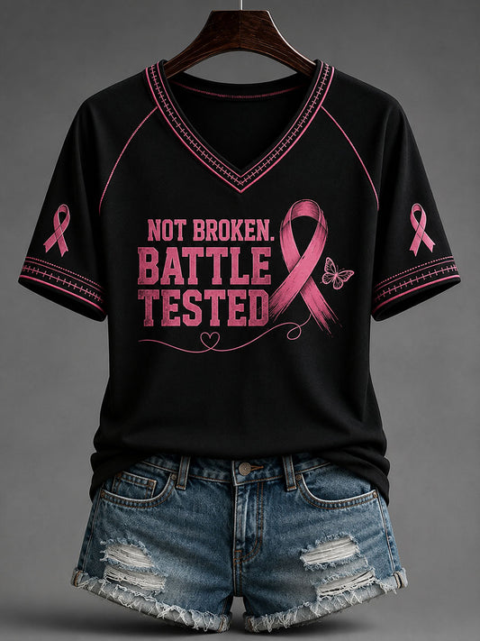 T-shirt à col en V Not Broken Battle Tested Femme
